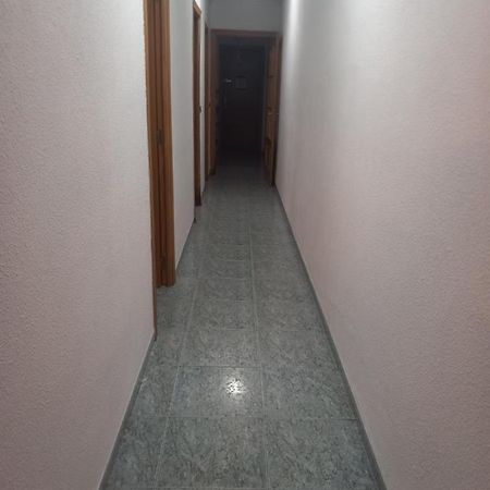 Habitacion Grande En Piso Compartido Con 2 Adultos Y 1 Perrito Valencie Exteriér fotografie