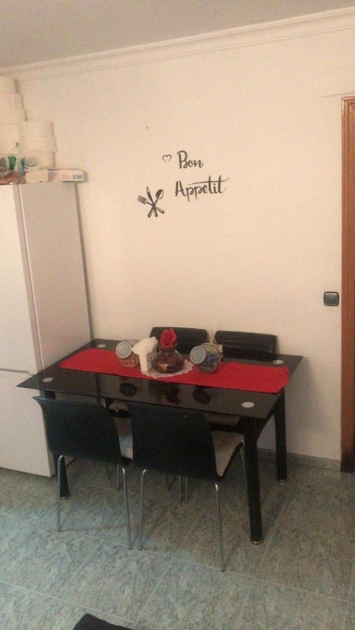 Habitacion Grande En Piso Compartido Con 2 Adultos Y 1 Perrito Valencie Exteriér fotografie