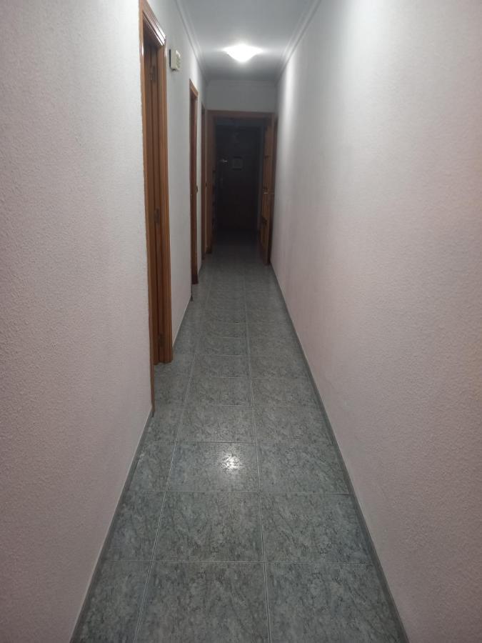 Habitacion Grande En Piso Compartido Con 2 Adultos Y 1 Perrito Valencie Exteriér fotografie
